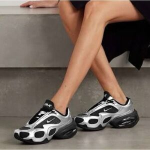 Nike Muse Sneakers, Women 10.5 New!